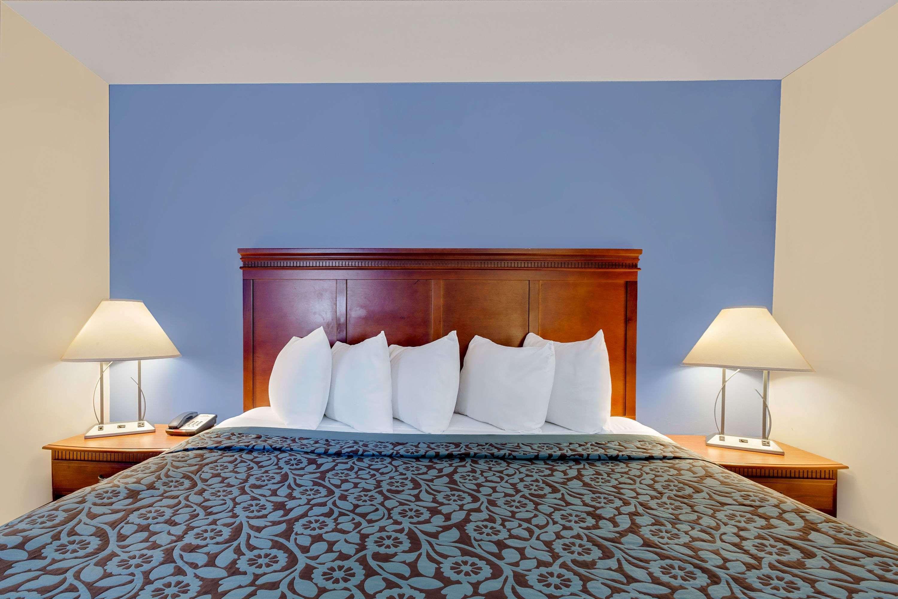 Days Inn By Wyndham Shrewsbury Worcester Eksteriør billede