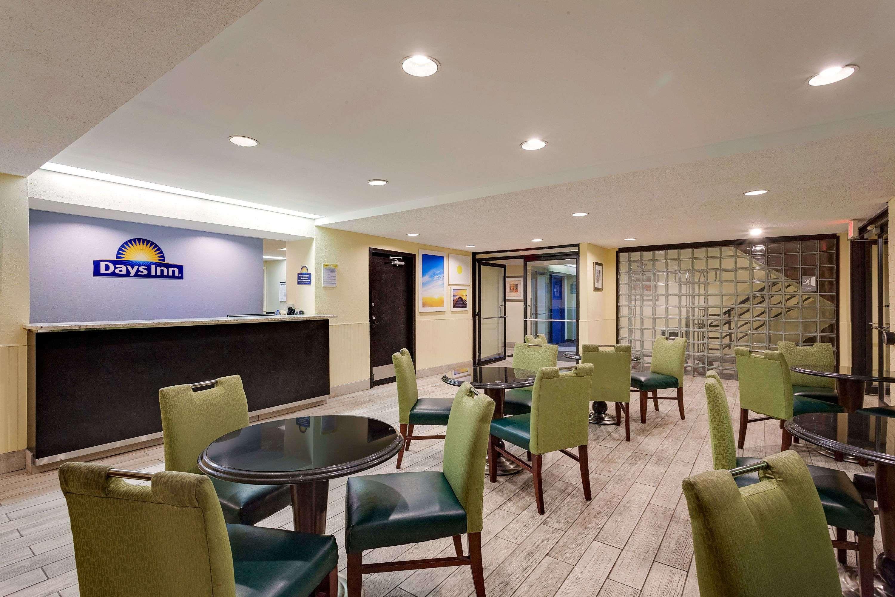 Days Inn By Wyndham Shrewsbury Worcester Eksteriør billede