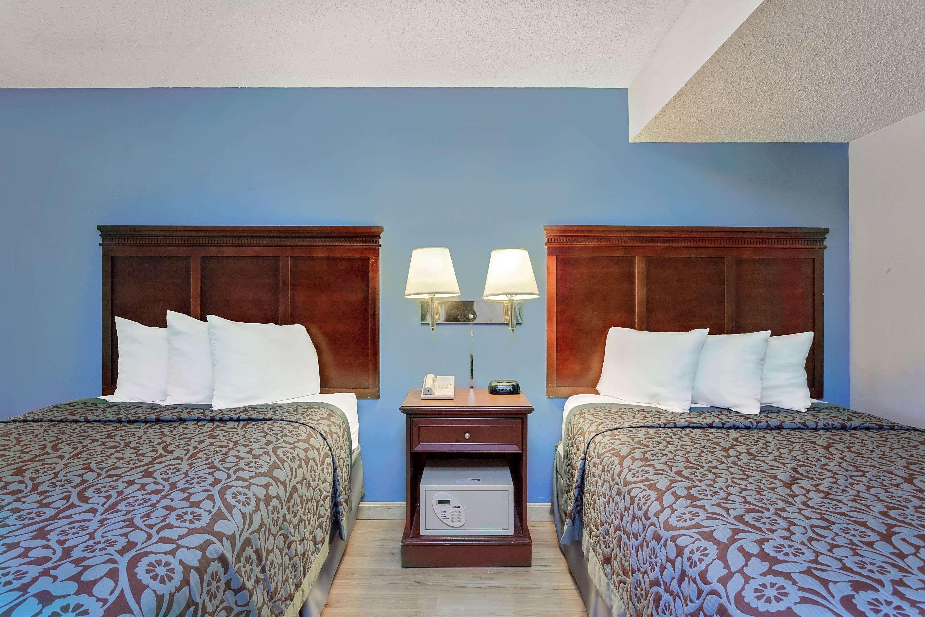 Days Inn By Wyndham Shrewsbury Worcester Eksteriør billede