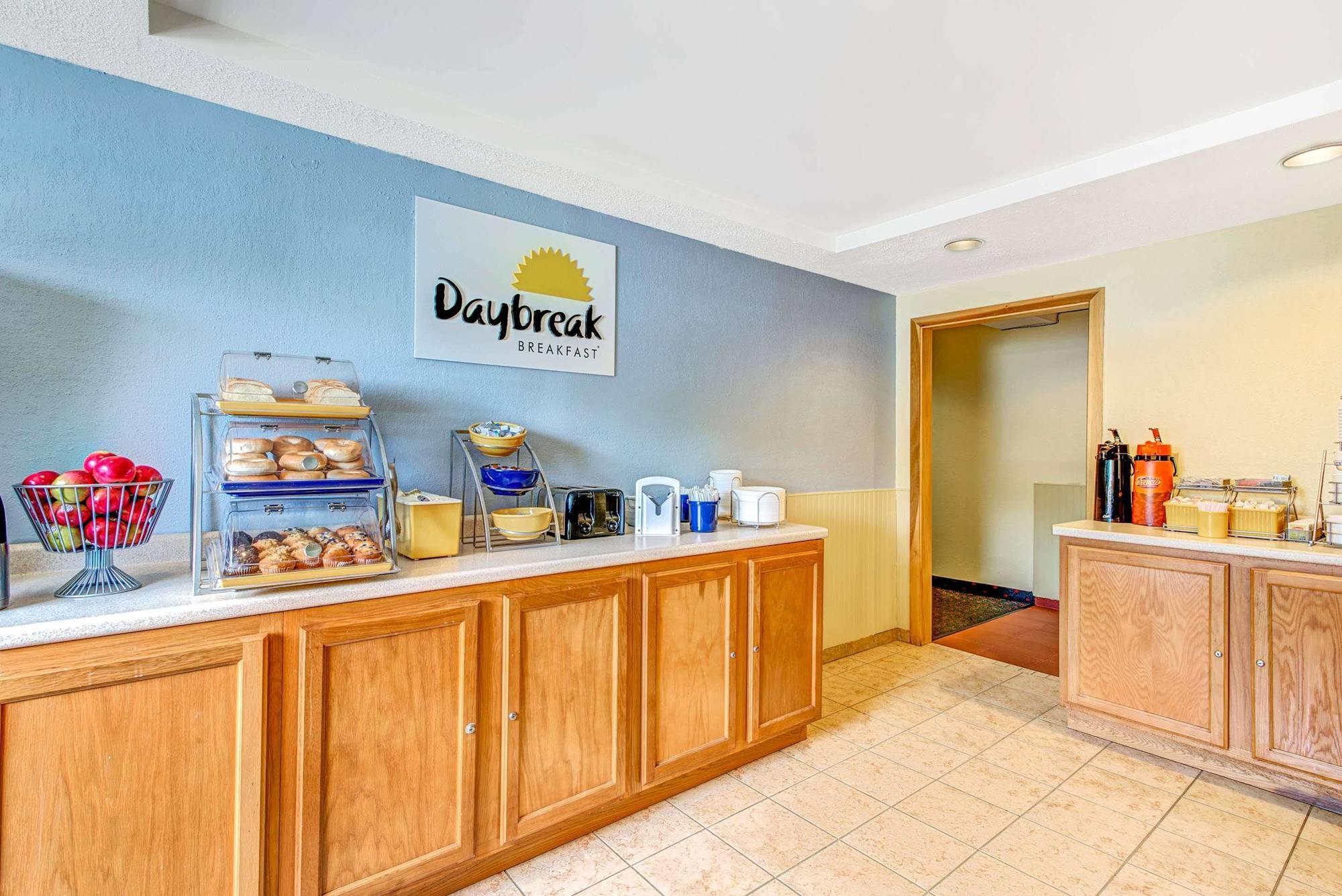 Days Inn By Wyndham Shrewsbury Worcester Eksteriør billede